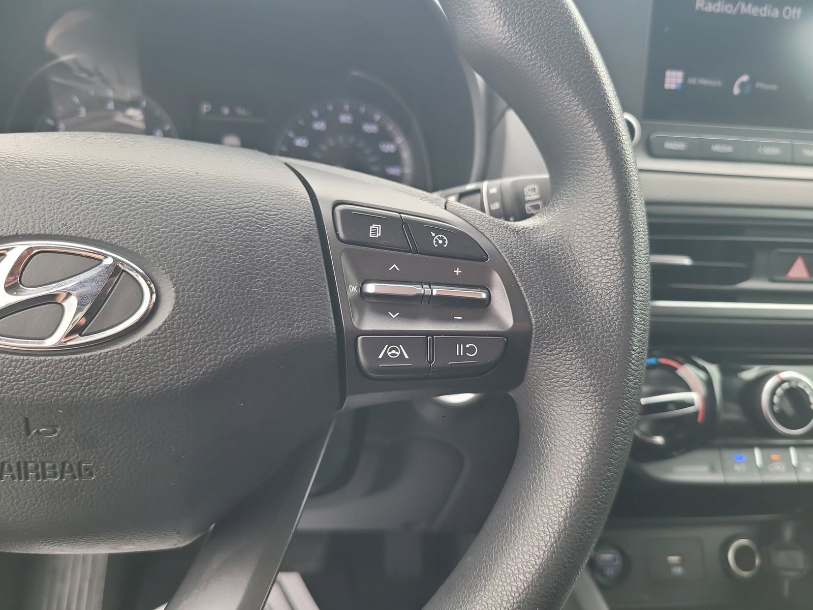 Used 2023 Hyundai Kona SEL AWD/4WD image 15