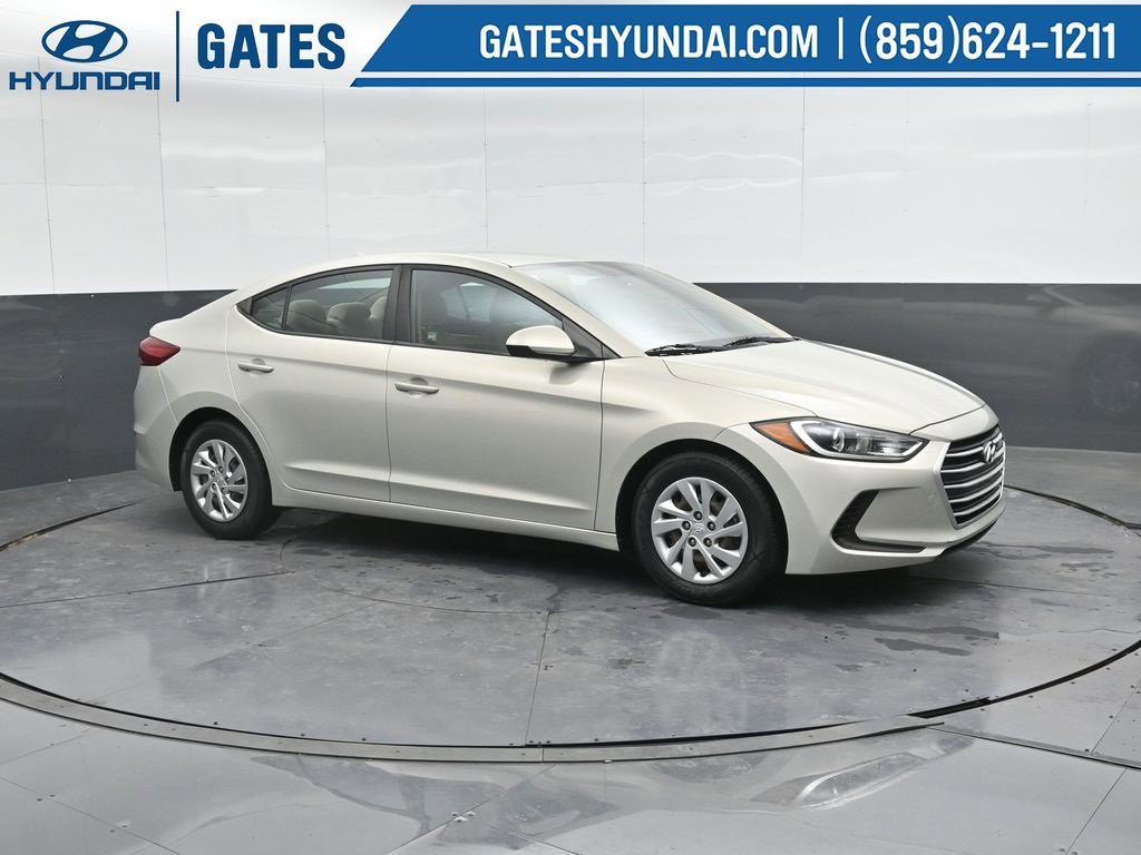Used 2017 Hyundai Elantra SE w/ Cargo Package image 1