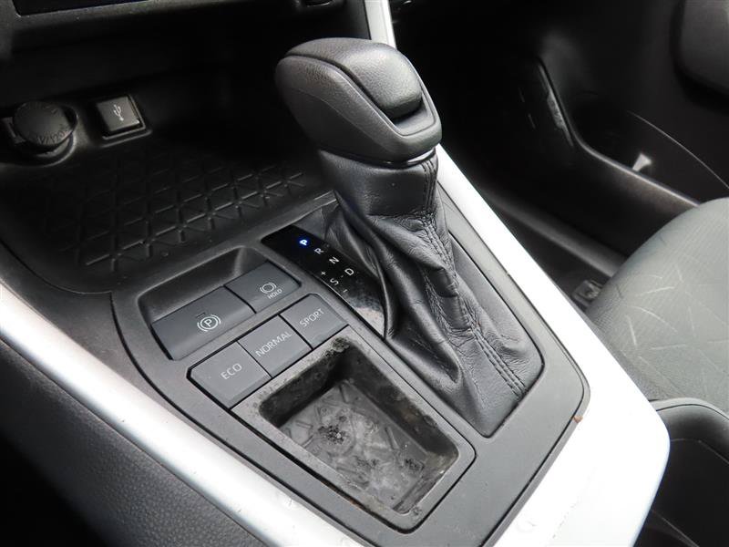 Used 2022 Toyota RAV4 XLE FWD image 28