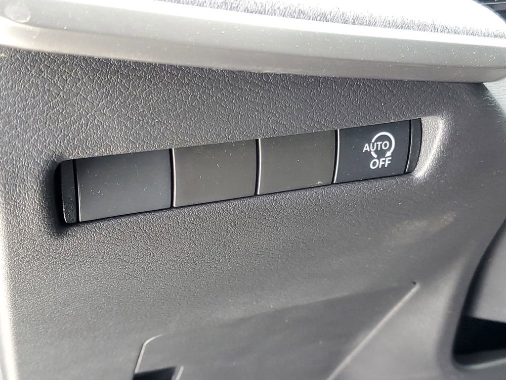 New 2026 Nissan Kicks SV w/ Cold Weather Package FWD image 13