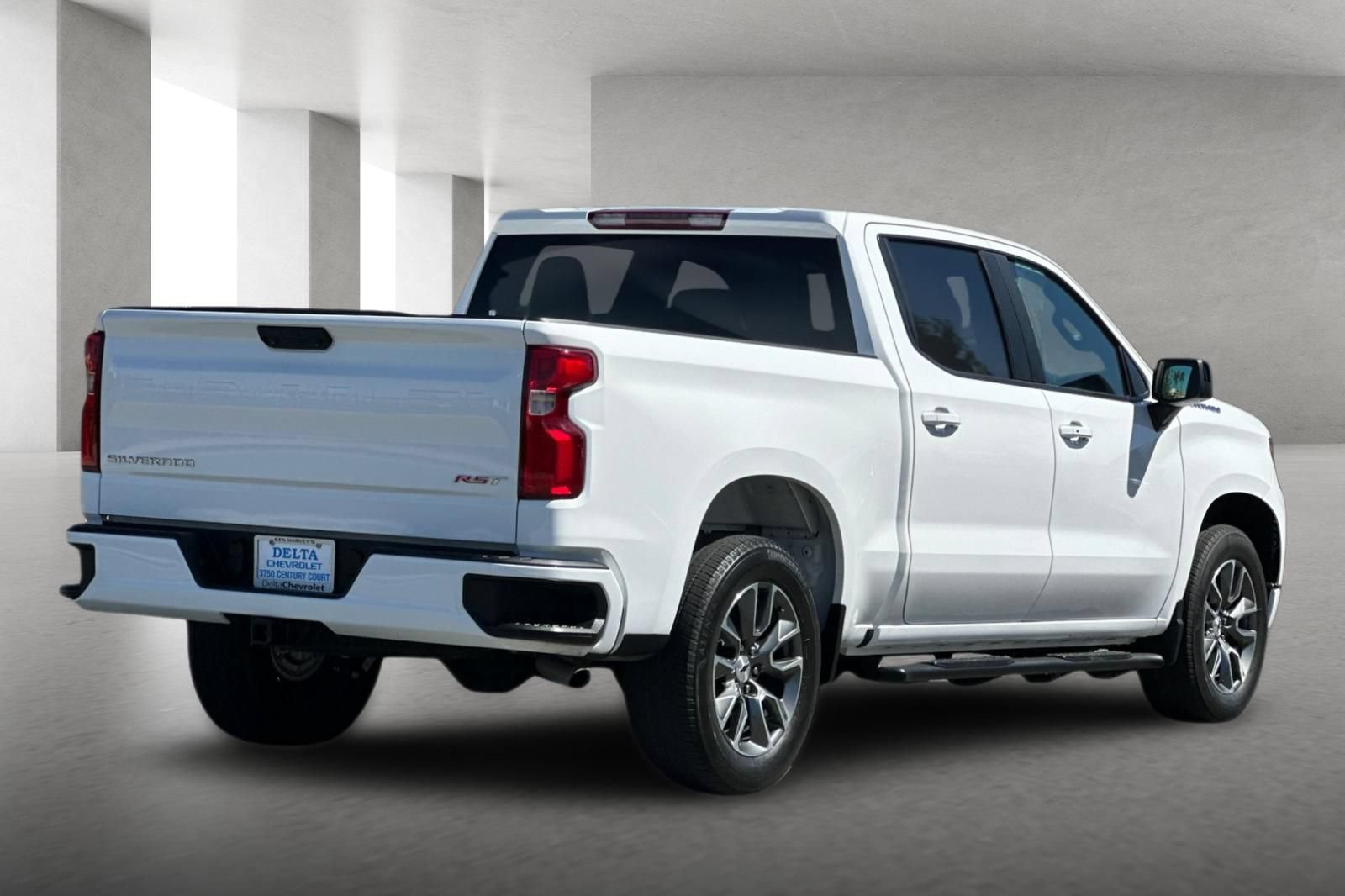 Used 2023 Chevrolet Silverado 1500 RST RWD image 4
