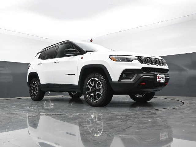 New 2026 Jeep Compass Trailhawk w/ Sun, Sound & Navigation Group AWD/4WD image 54