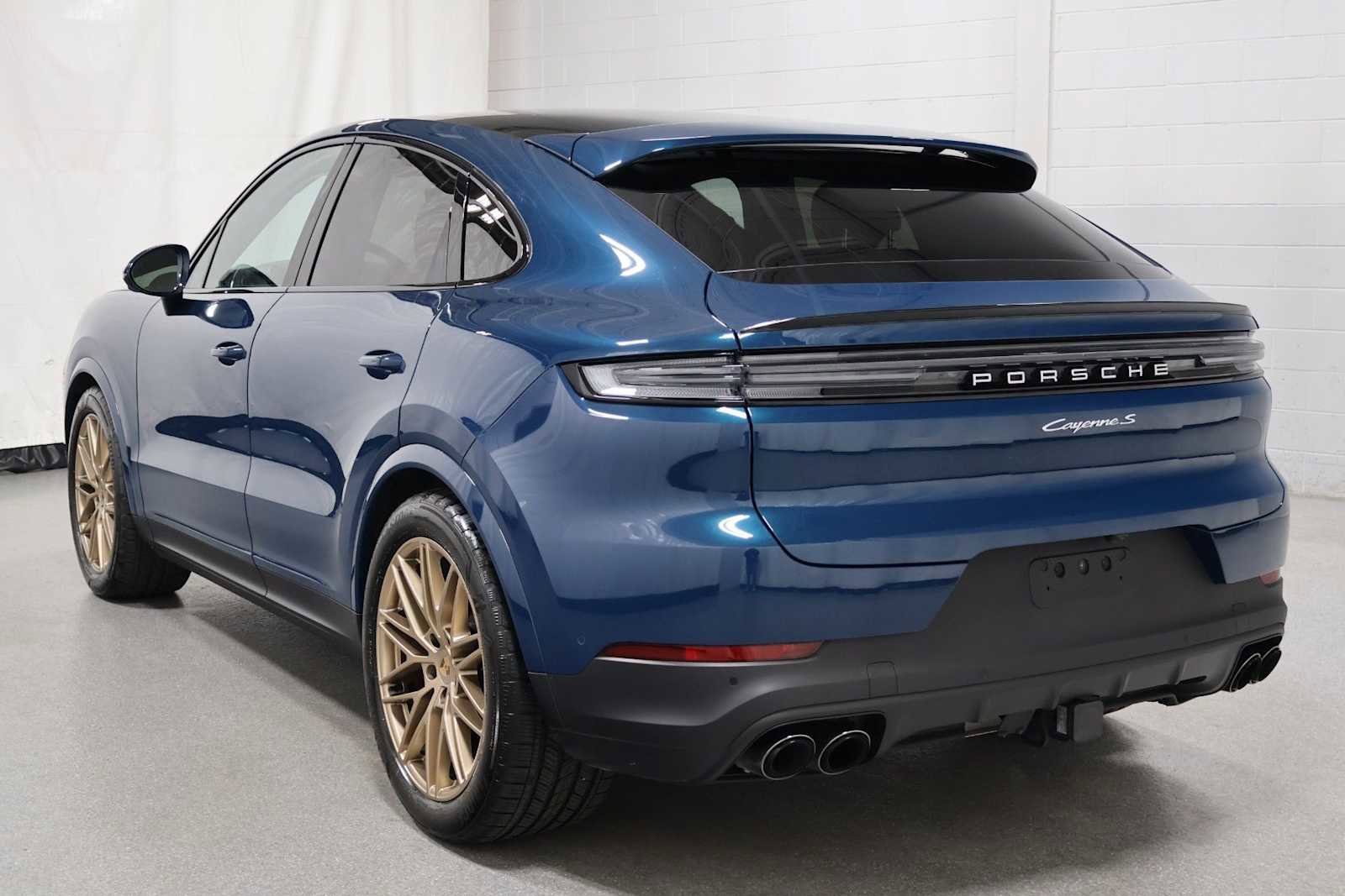 Certified 2026 Porsche Cayenne S AWD/4WD image 3
