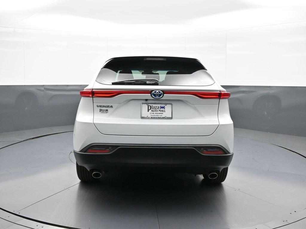 Certified 2024 Toyota Venza LE image 7
