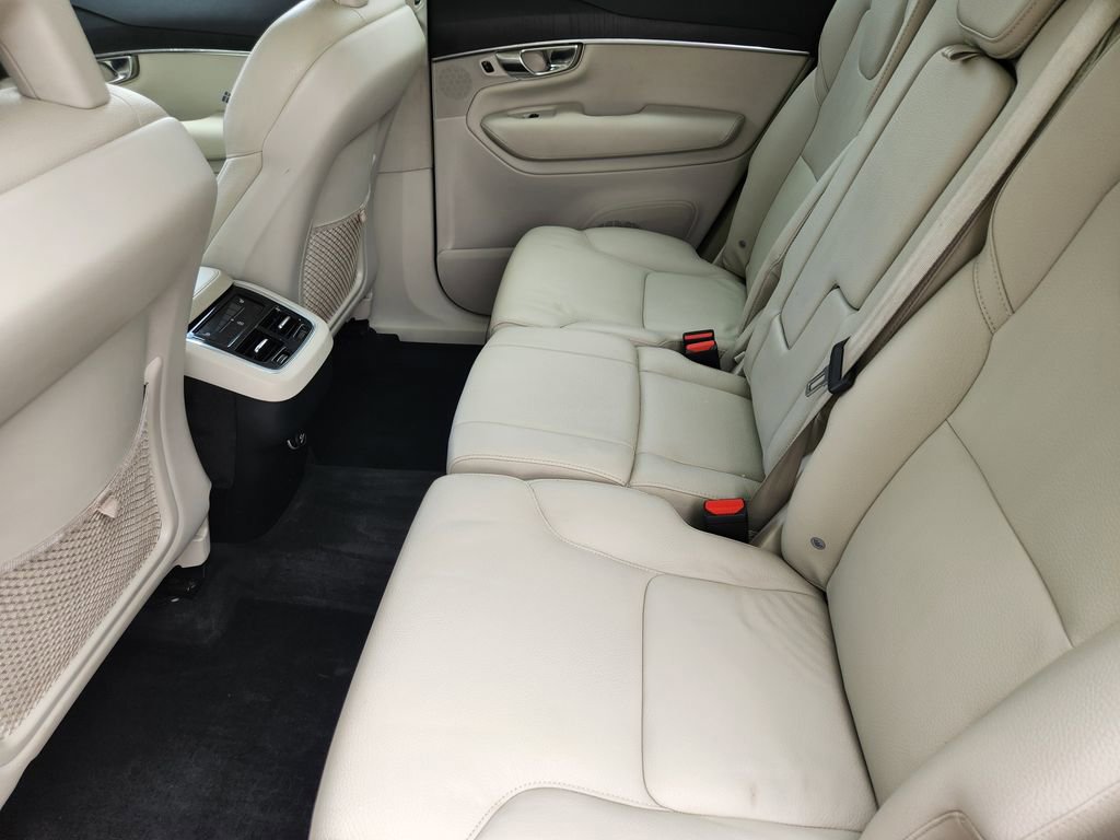 Used 2020 Volvo XC90 T5 Momentum w/ Protection Package Premier AWD/4WD image 18