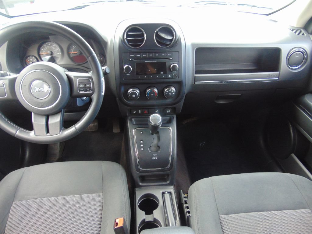 Used 2014 Jeep Patriot Latitude FWD image 16