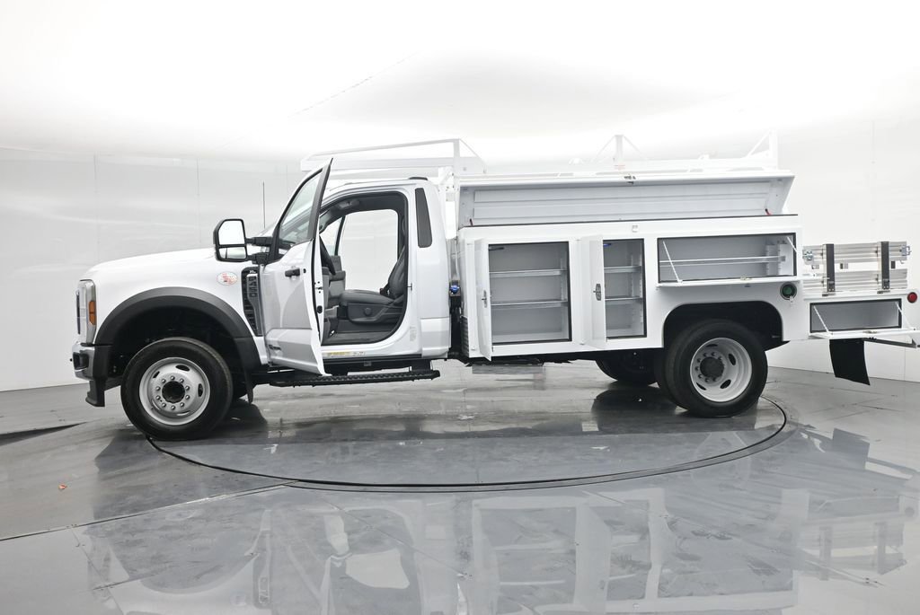 New 2025 Ford F450 XL w/ XL Chrome Package image 47