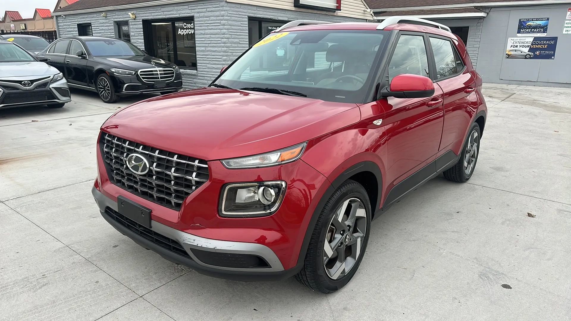 Used 2022 Hyundai Venue SEL image 1