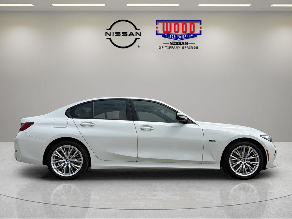 Used 2023 BMW 330e xDrive w/ Driving Assistance Package AWD/4WD image 2