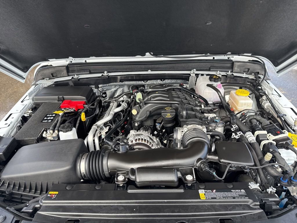 Certified 2025 Jeep Wrangler Sahara AWD/4WD image 31