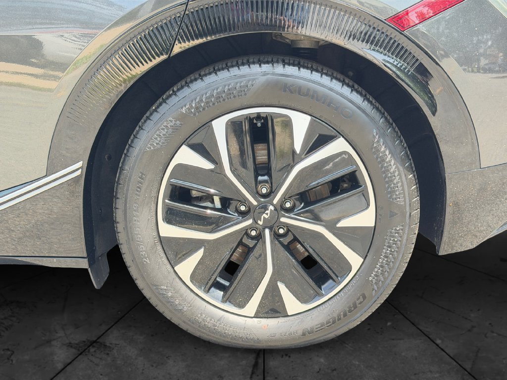 Certified 2023 Kia EV6 Wind AWD/4WD image 27