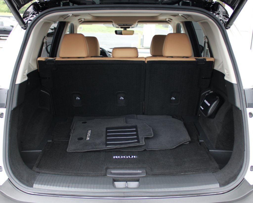 Certified 2022 Nissan Rogue Platinum w/ Head-Up Display Package image 20