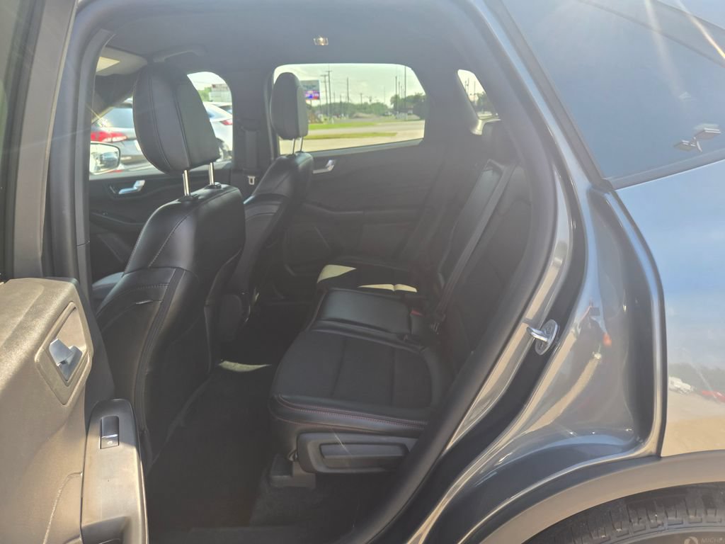Used 2025 Ford Escape ST-Line AWD/4WD image 8