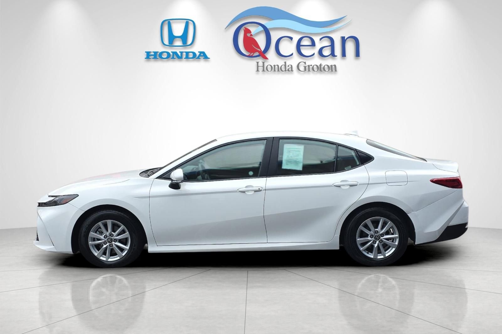 Used 2025 Toyota Camry LE FWD image 6