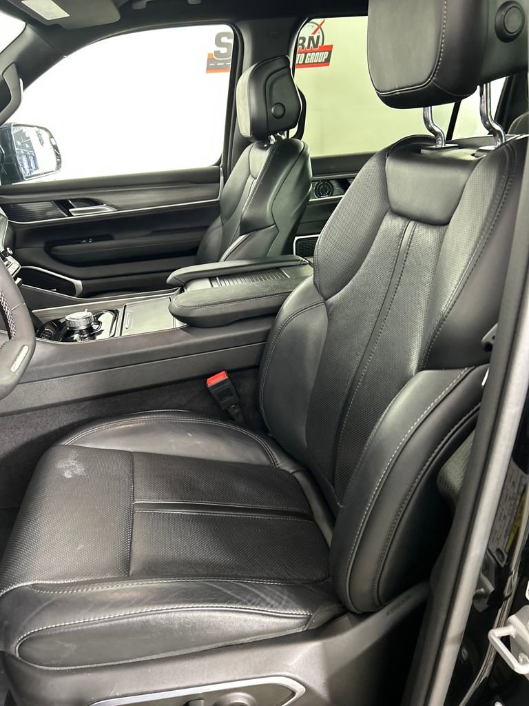 Used 2024 Jeep Wagoneer Series III image 12