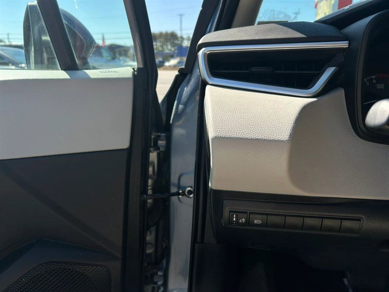 Used 2021 Toyota Corolla L FWD image 15