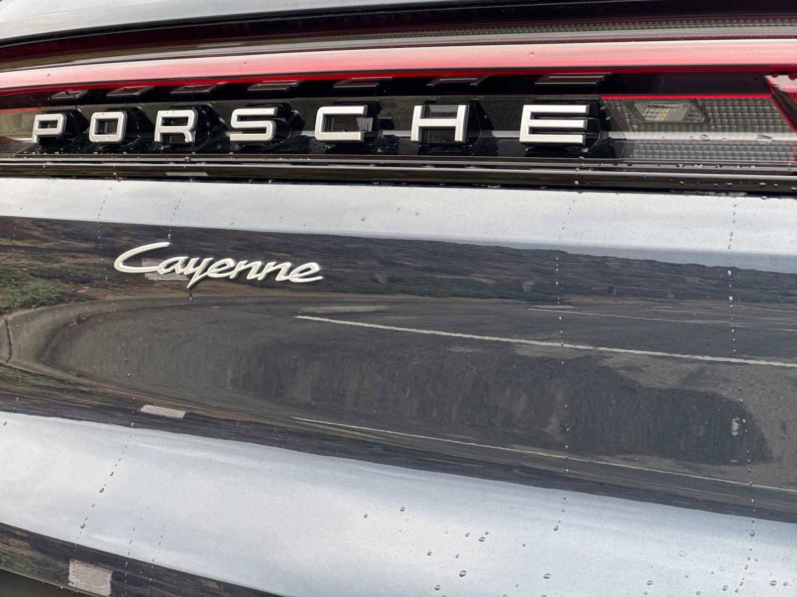 Certified 2025 Porsche Cayenne image 29