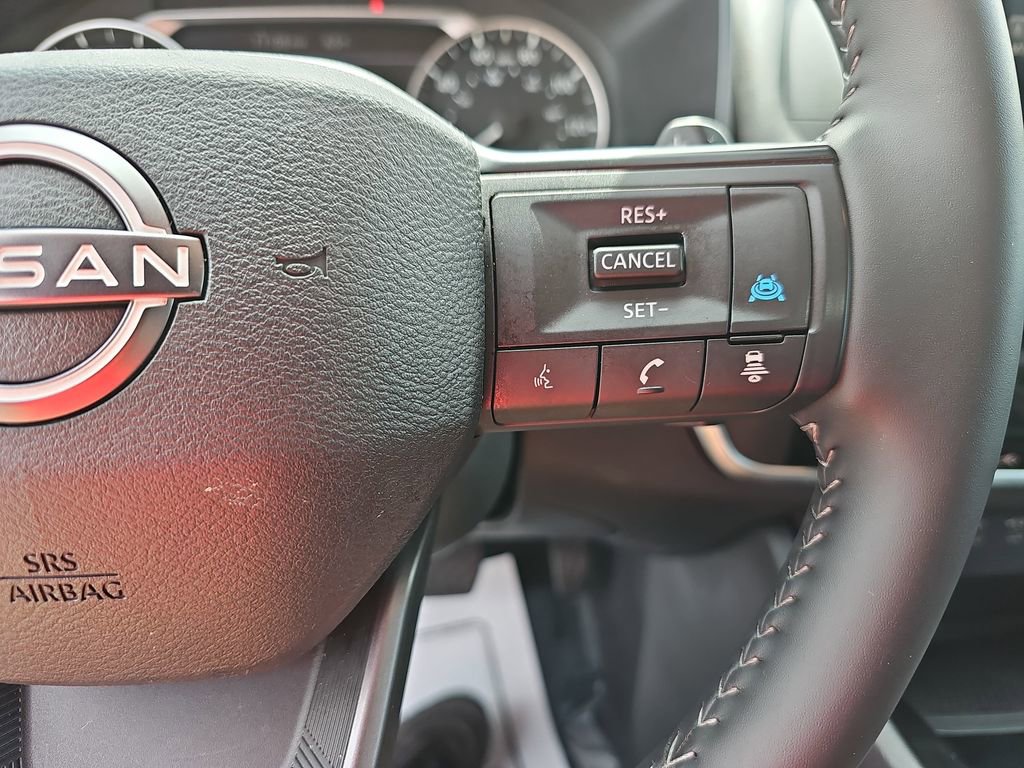 Used 2025 Nissan Rogue SV w/ SV Premium Package image 22