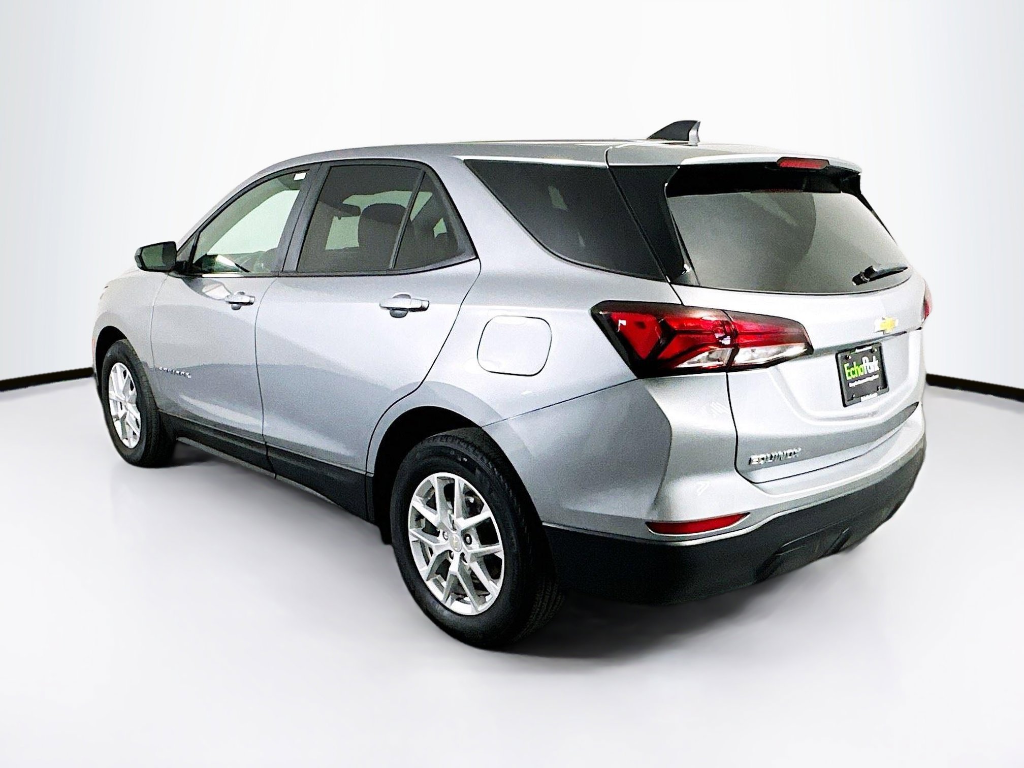 Used 2024 Chevrolet Equinox LS w/ LS Convenience Package image 5