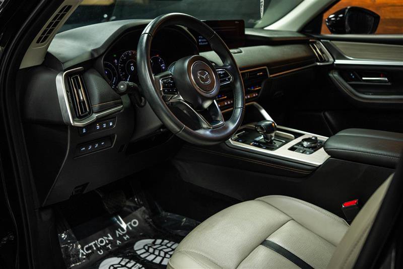 Used 2024 MAZDA CX-90 Plug-In Hybrid w/ Premium Pkg image 9
