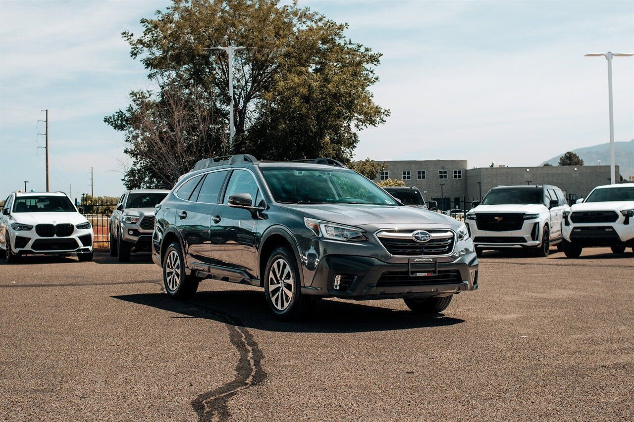 Used 2020 Subaru Outback Premium AWD/4WD image 1