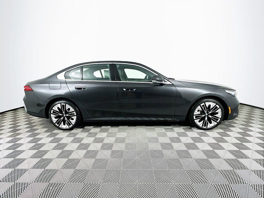 New 2026 BMW 530i xDrive w/ Premium Package image 10