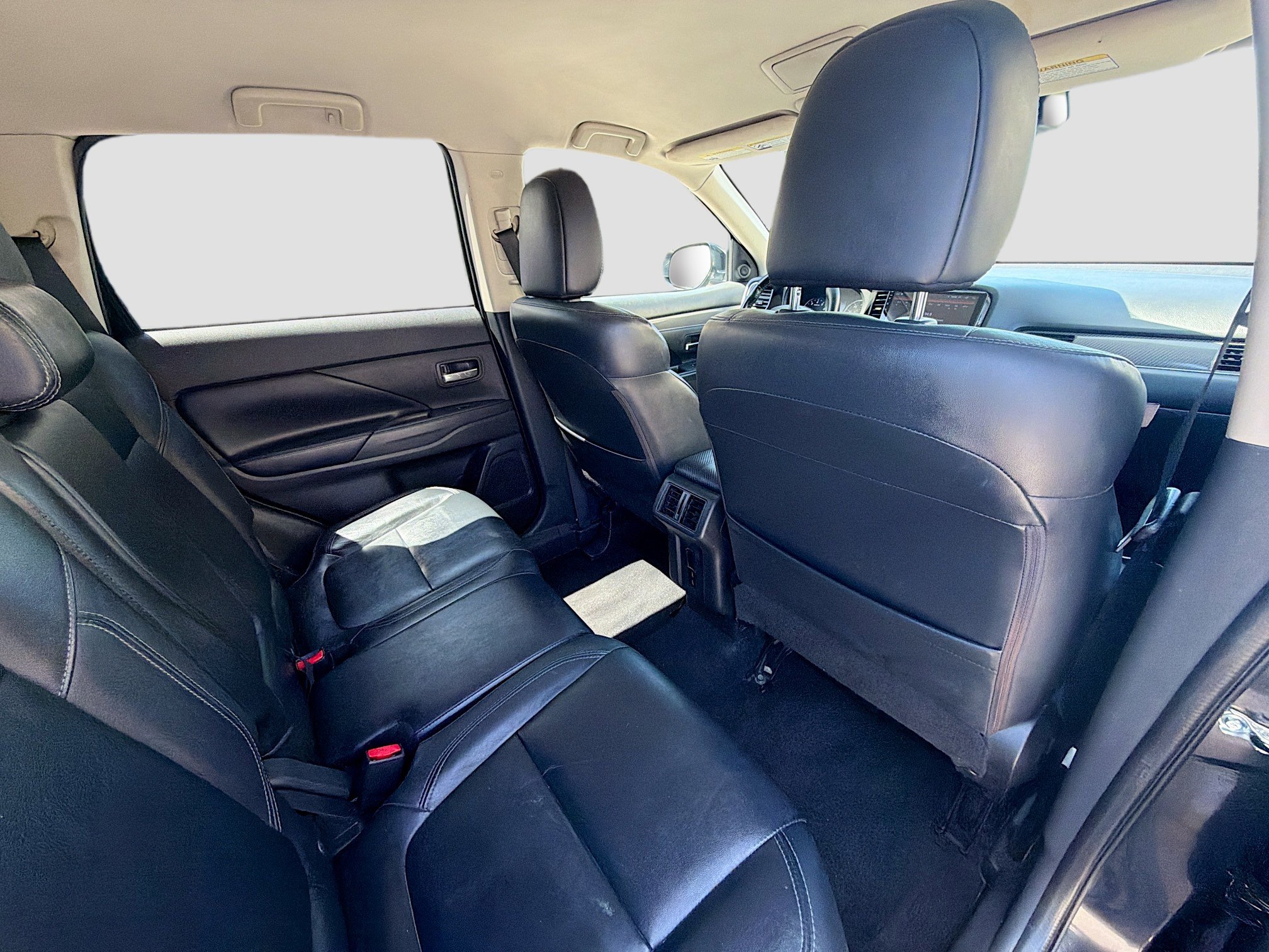 Used 2020 Mitsubishi Outlander SEL AWD/4WD image 28