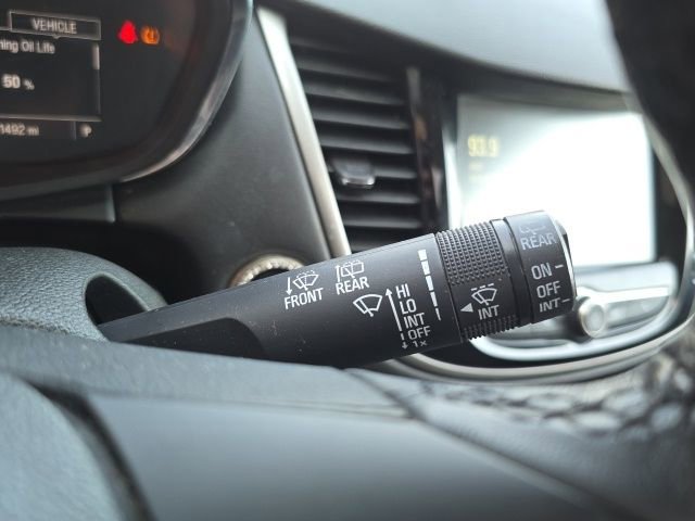 Used 2017 Chevrolet Trax LT w/ Sun & Sound Package image 18