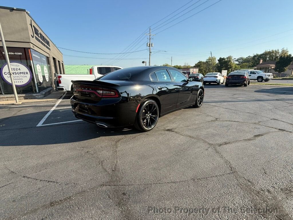 Used 2017 Dodge Charger SE w/ Blacktop Package image 15