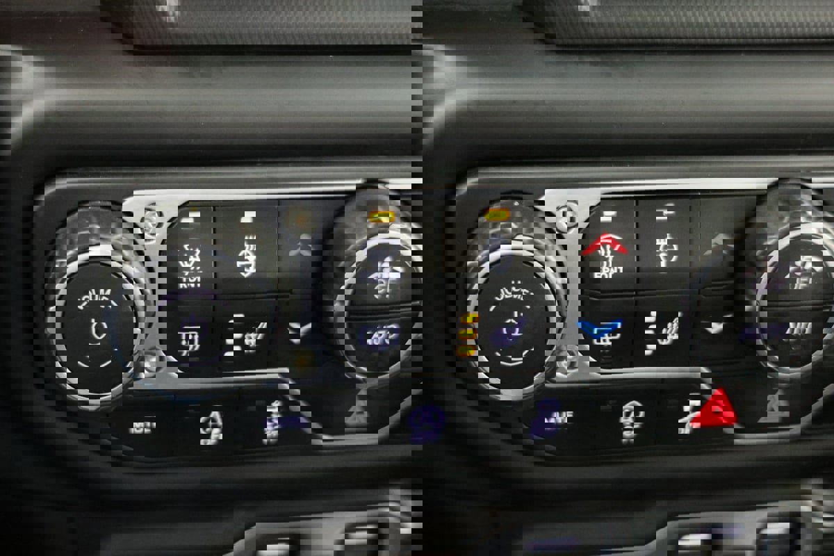 Used 2021 Jeep Wrangler Unlimited Rubicon image 9