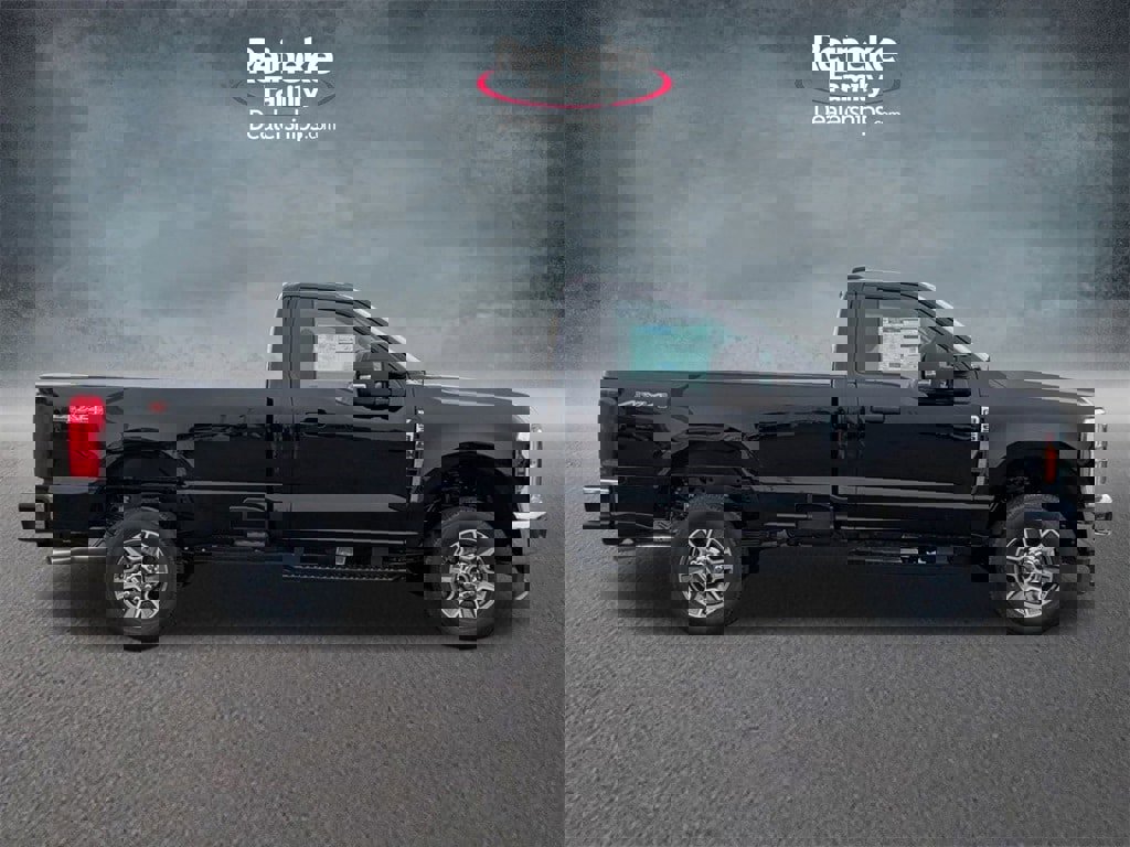 New 2025 Ford F350 XLT image 4