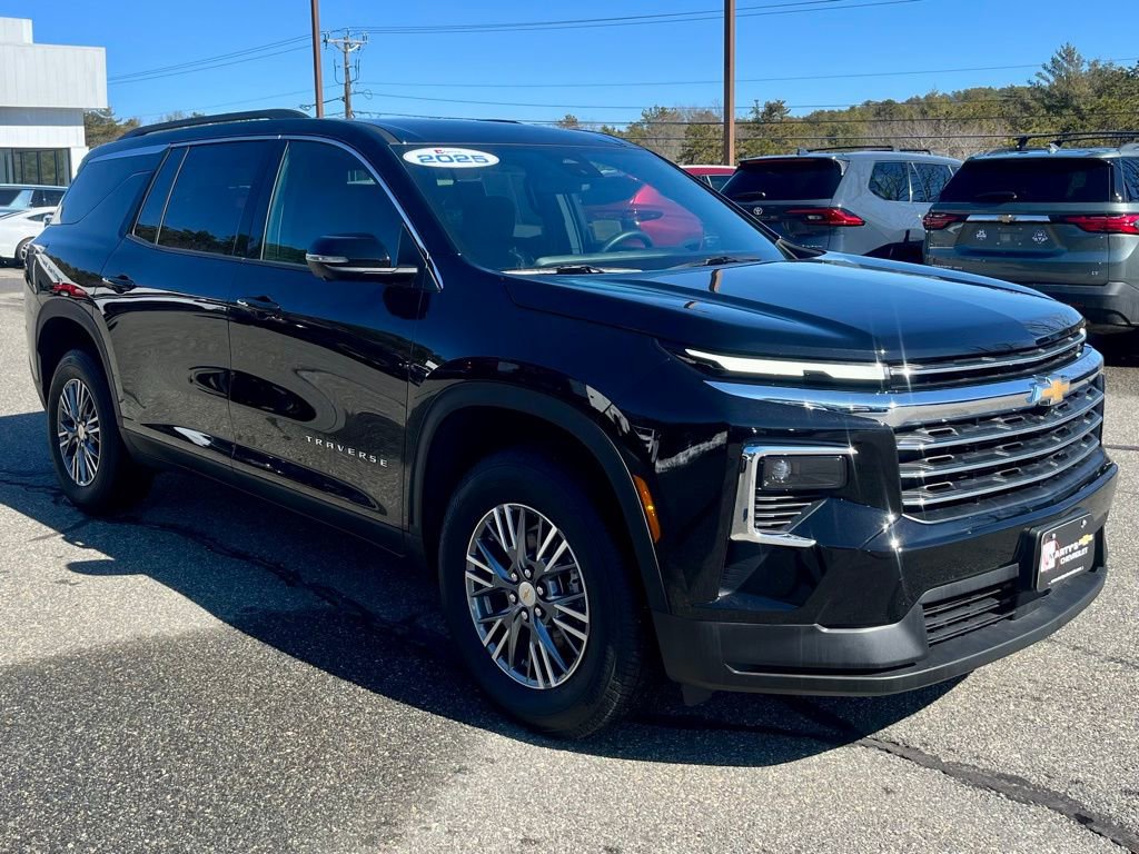 New 2025 Chevrolet Traverse LT w/ Driver Confidence Package FWD image 8