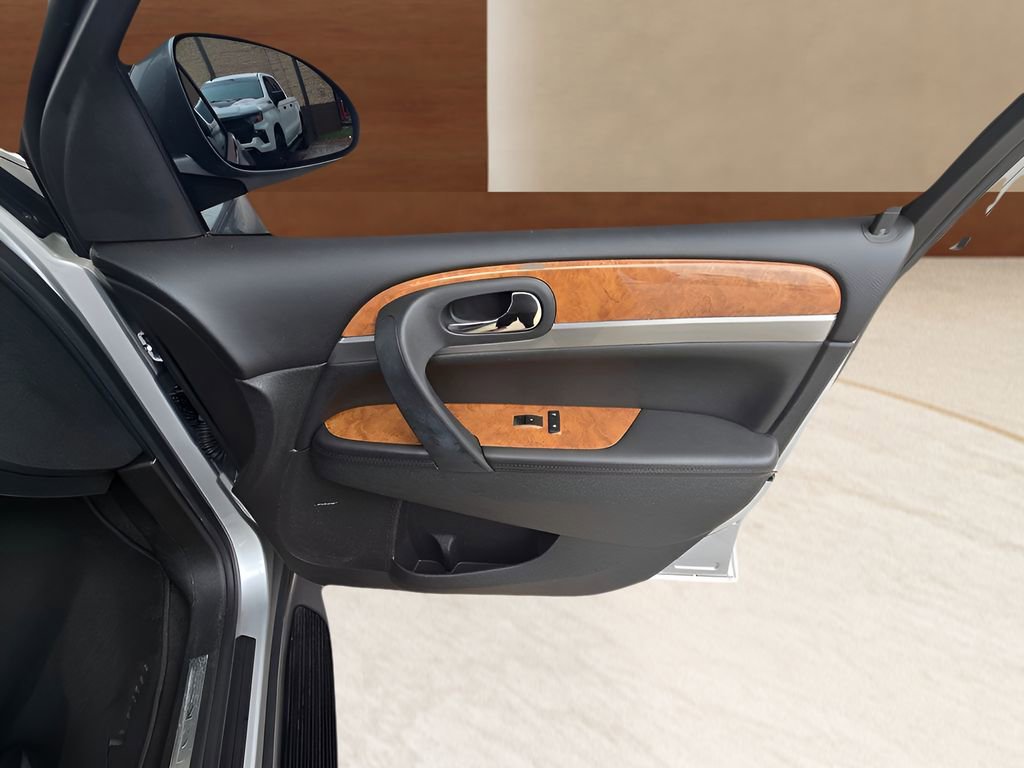 Used 2011 Buick Enclave CXL image 19