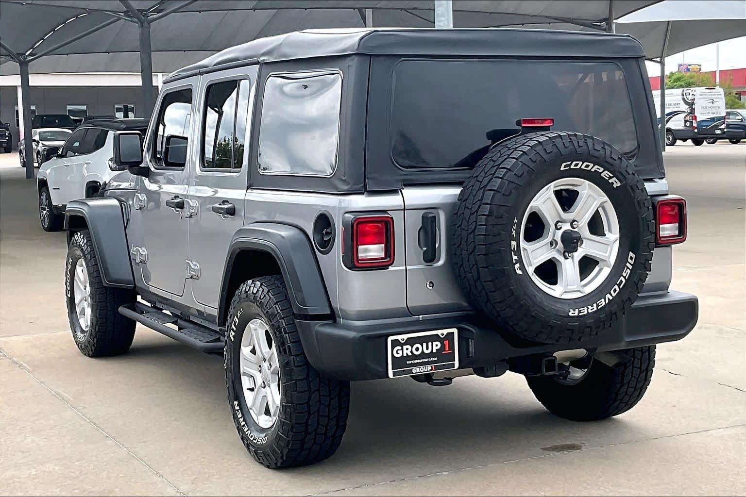 Used 2018 Jeep Wrangler Unlimited Sport S AWD/4WD image 11