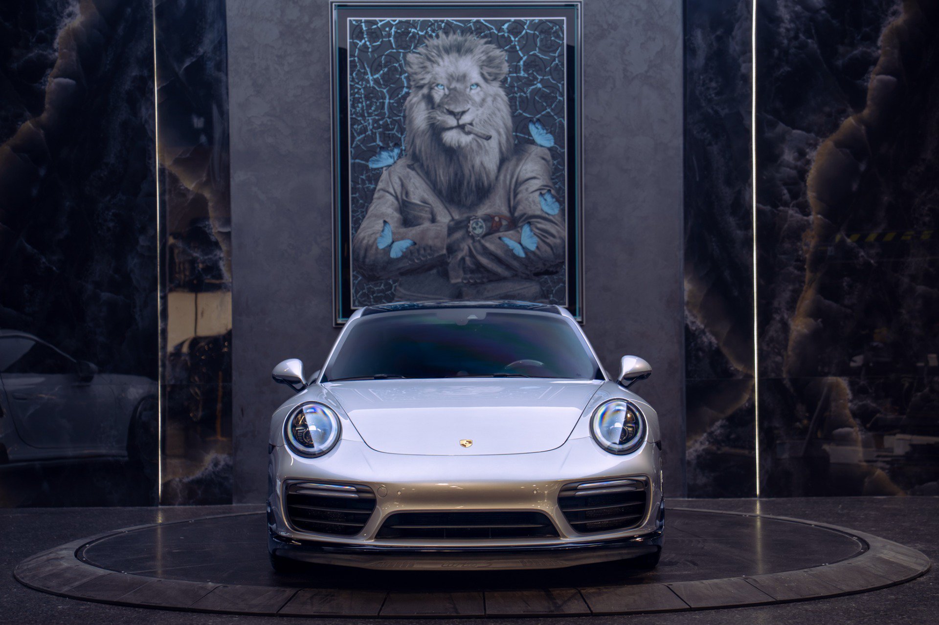 Used 2019 Porsche 911 4 Coupe AWD/4WD image 9
