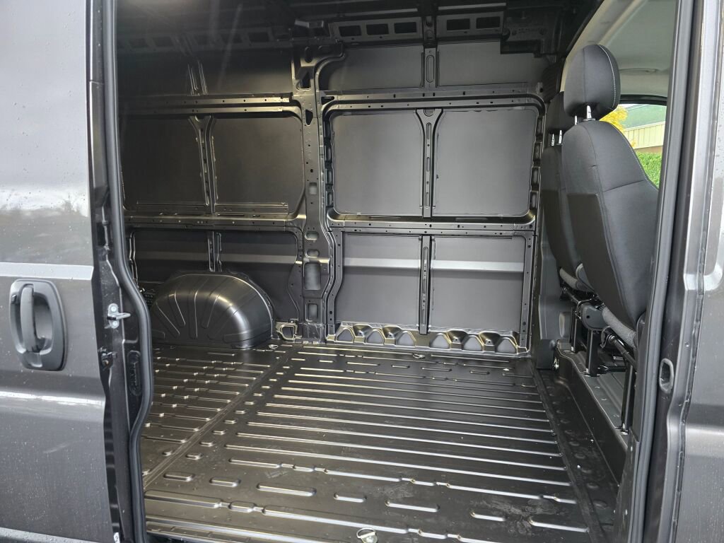 New 2026 RAM ProMaster 1500 w/ Premium Convenience Group image 15