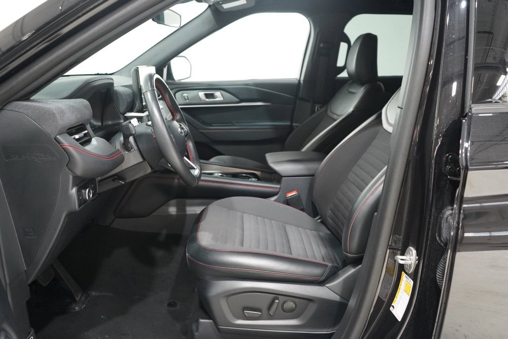 Used 2025 Ford Explorer ST-Line AWD/4WD image 27