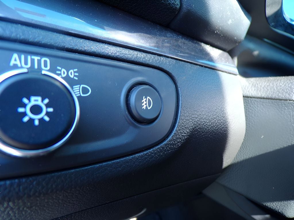 Used 2019 Buick Encore Essence w/ Experience Buick Package AWD/4WD image 21