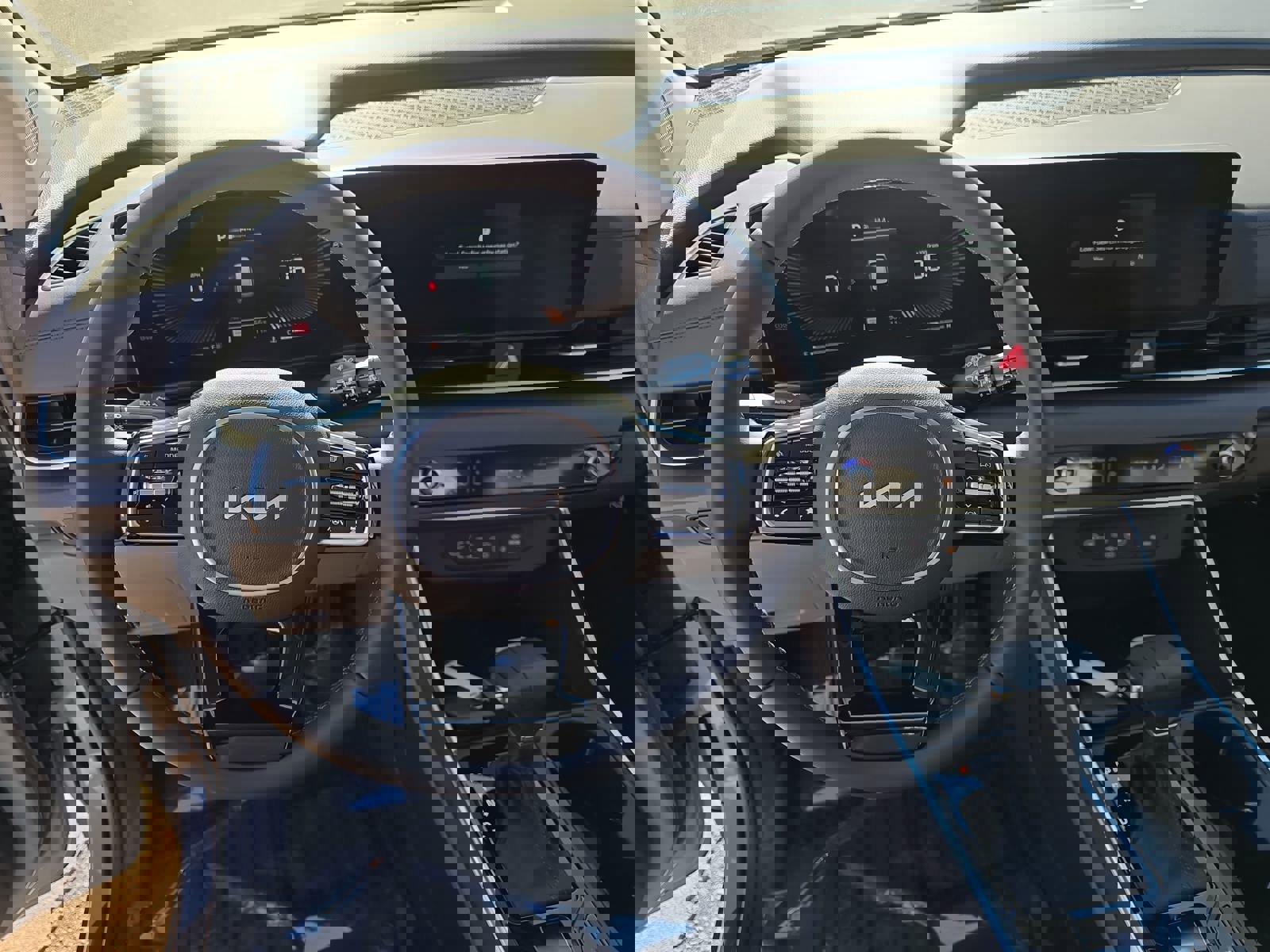 New 2026 Kia Carnival EX image 18