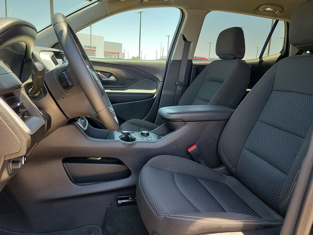Used 2024 GMC Terrain SLE w/ Driver Convenience Package FWD image 14