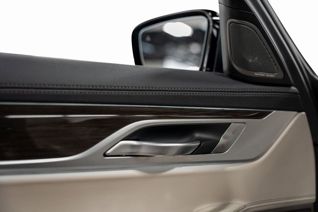 Used 2020 BMW 740i w/ Premium Package image 65