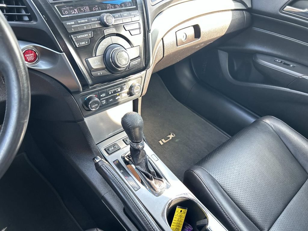 Used 2013 Acura ILX w/ Technology Package FWD image 31