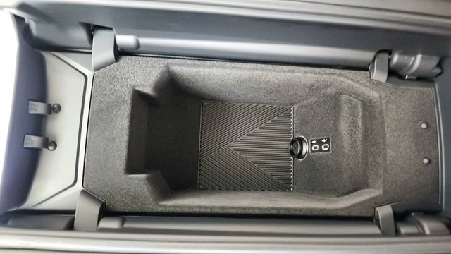 Used 2025 BMW 740i image 50
