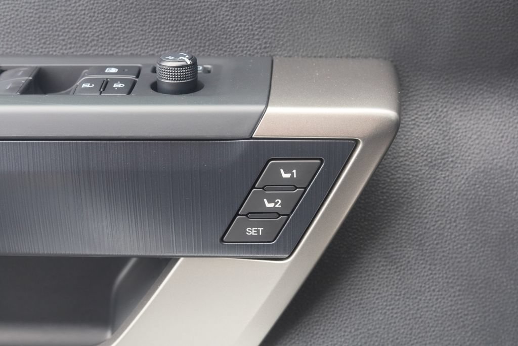 New 2026 Toyota Sequoia Platinum AWD/4WD image 6