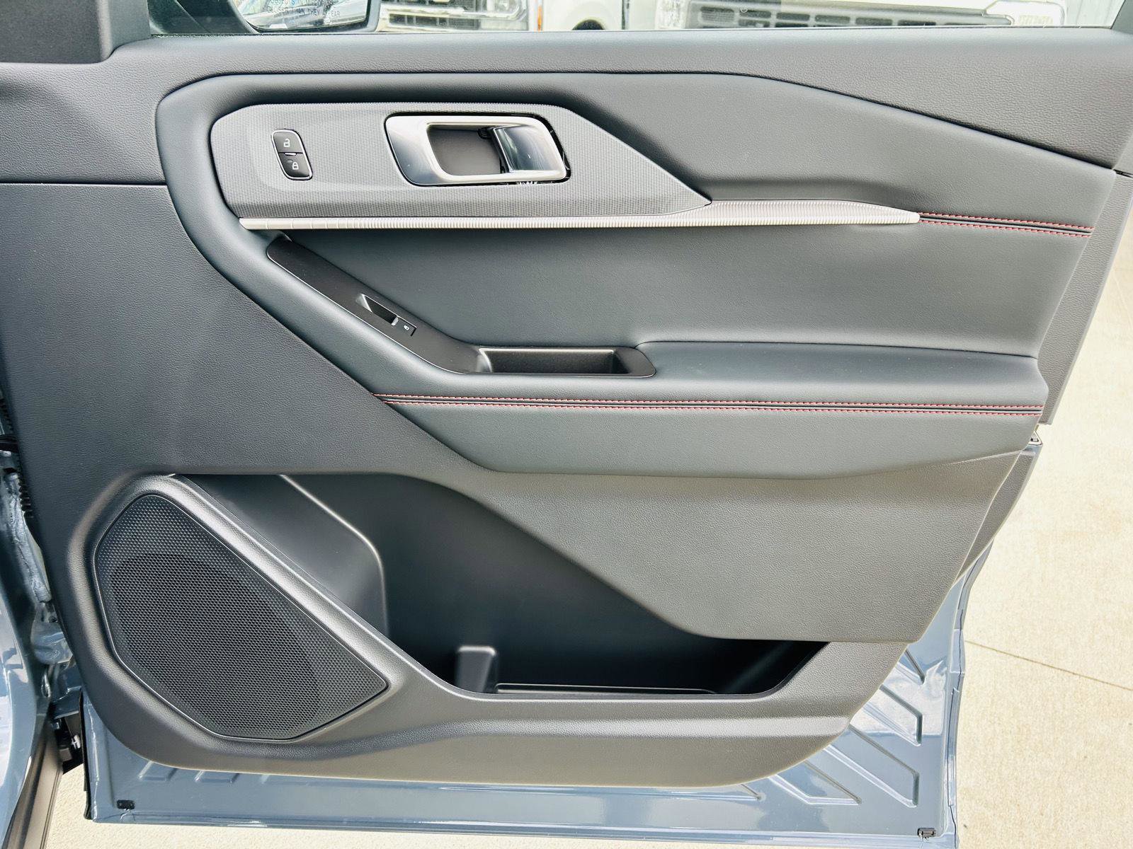 New 2026 Ford Explorer ST-Line image 39