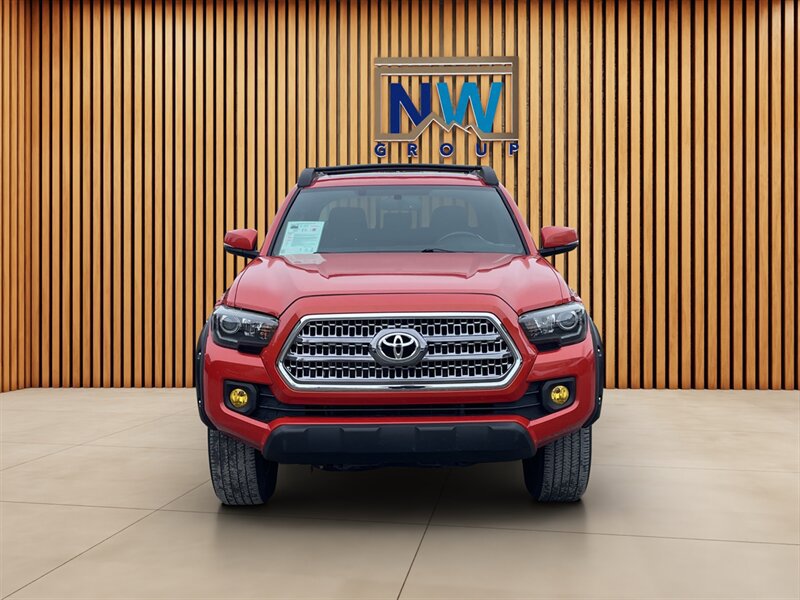 Used 2016 Toyota Tacoma TRD Sport AWD/4WD image 2