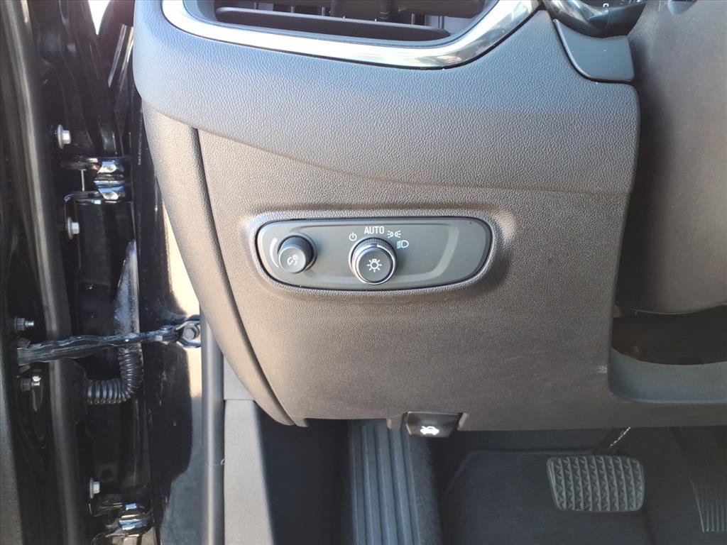 Used 2023 Chevrolet Equinox LS w/ LS Convenience Package FWD image 17