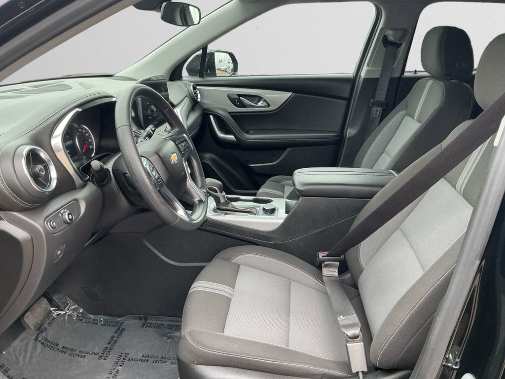 Used 2025 Chevrolet Blazer LT image 9