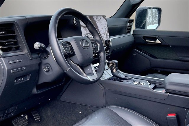 Used 2024 Lexus GX 550 550 Overtrail+ image 11