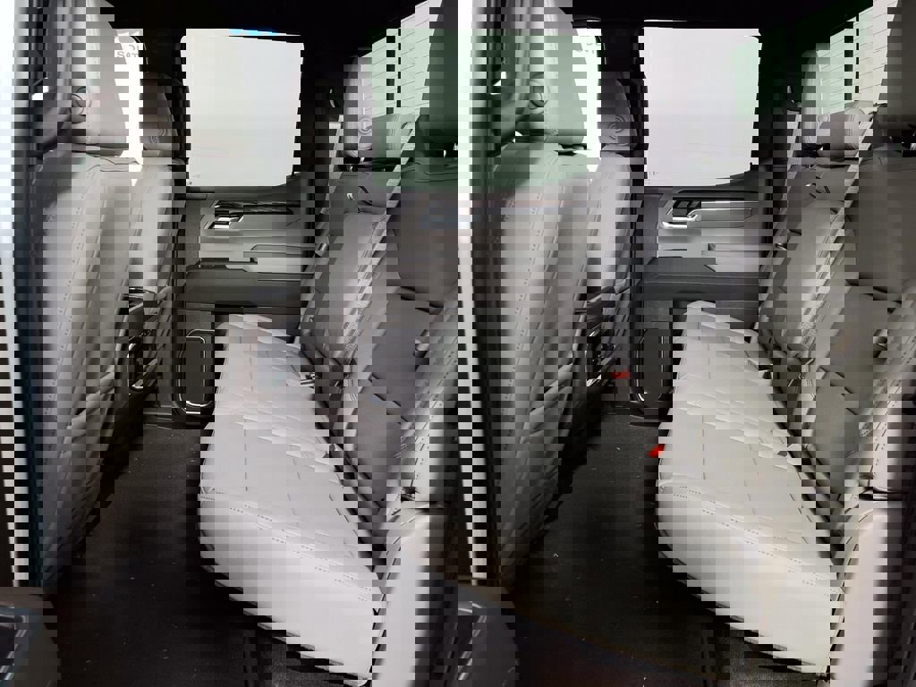 New 2026 GMC Sierra 1500 SLT image 27